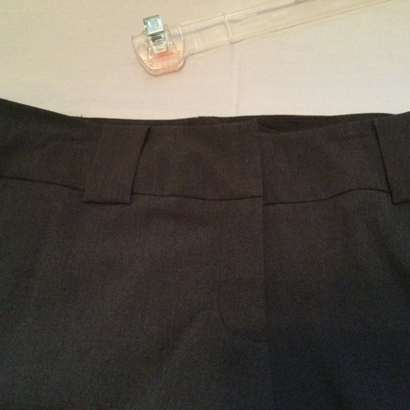 New York & Company Brown Pants.  Size 6 Average - Picture 6 of 7